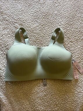 Victoria's Secret Light Green Seamless Sport Bra